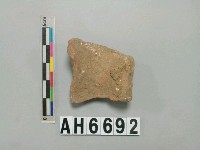 藏品(紅褐色細砂陶片)的圖片